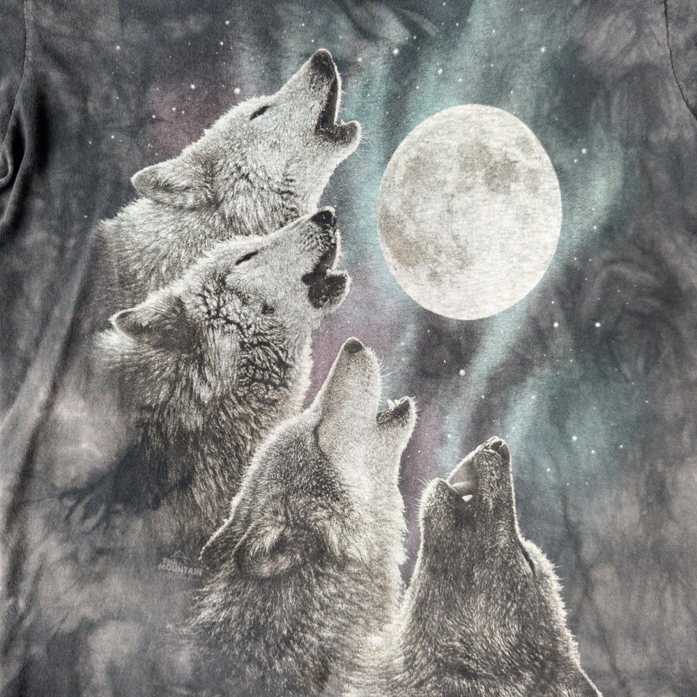 The Mountain Wolf Graphic Tee Moon Howling Wolves Shirt Nature Animal Tee Small - Picture 2 of 4